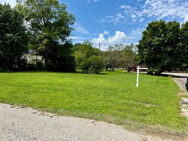 28 Lumber Street, Beattyville, KY 41311