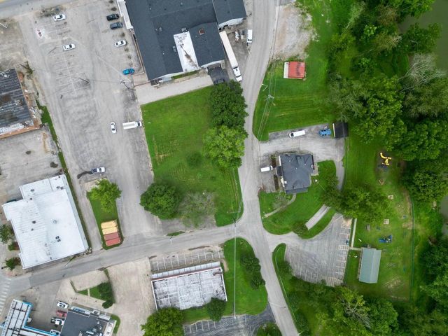 28 Lumber Street, Beattyville, KY 41311