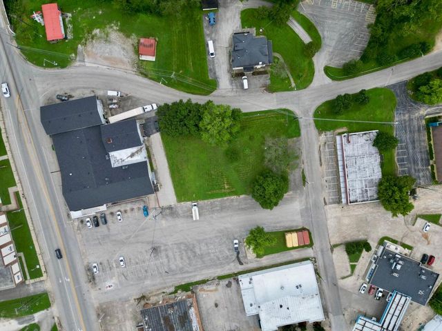 28 Lumber Street, Beattyville, KY 41311