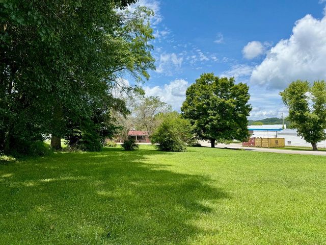 28 Lumber Street, Beattyville, KY 41311