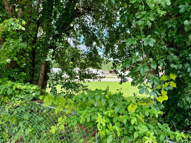 28 Lumber Street, Beattyville, KY 41311