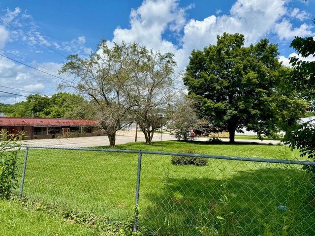 28 Lumber Street, Beattyville, KY 41311