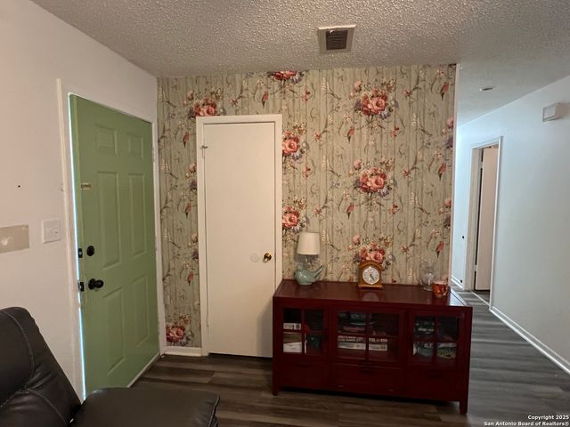 1404 Glendale, Beeville, TX 78102