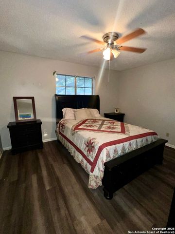 1404 Glendale, Beeville, TX 78102