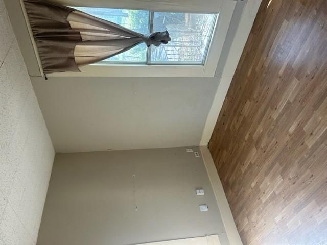 1008 Washburn ST, Taylor, TX 76574