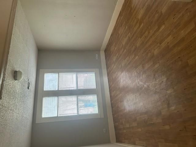 1008 Washburn ST, Taylor, TX 76574