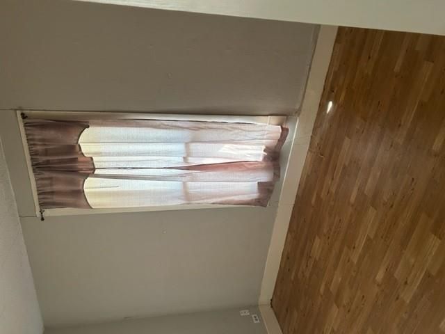 1008 Washburn ST, Taylor, TX 76574