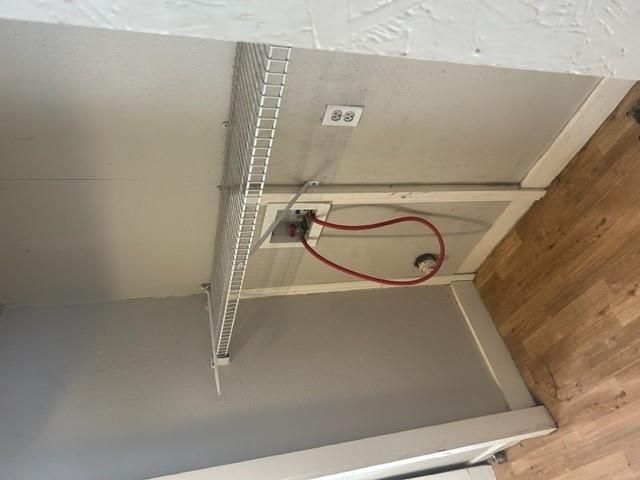 1008 Washburn ST, Taylor, TX 76574