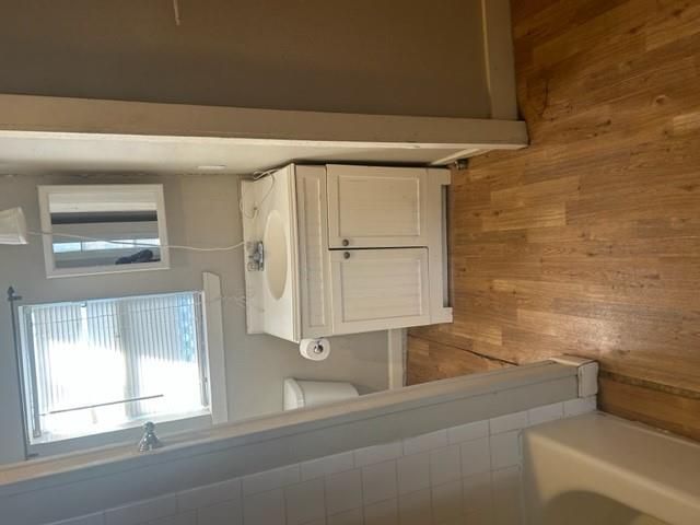 1008 Washburn ST, Taylor, TX 76574