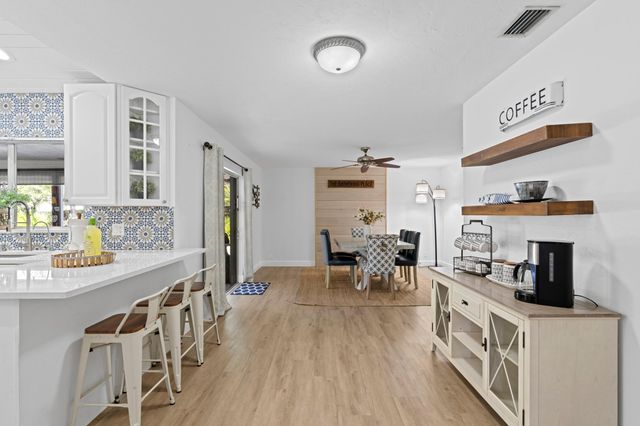 1887 Finn Hill Drive, Boynton Beach, FL 33426