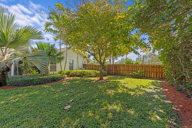 1887 Finn Hill Drive, Boynton Beach, FL 33426
