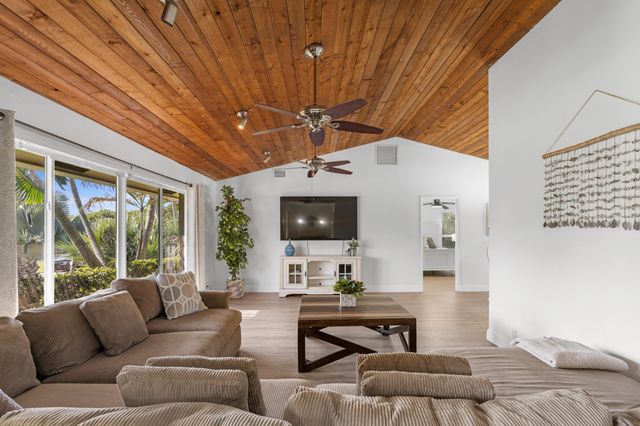 1887 Finn Hill Drive, Boynton Beach, FL 33426