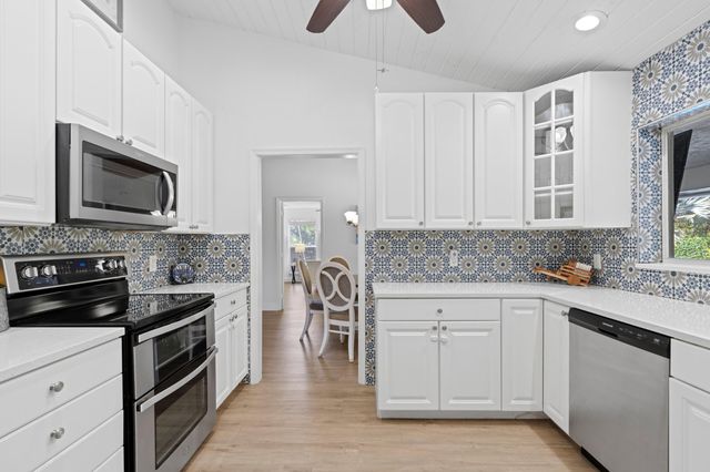 1887 Finn Hill Drive, Boynton Beach, FL 33426