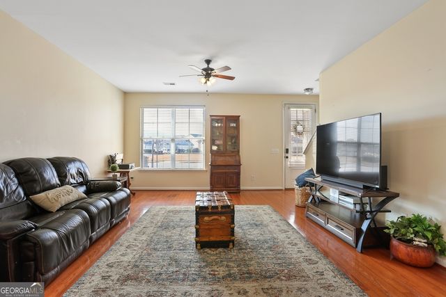 10 Chapel Lake N, Savannah, GA 31419