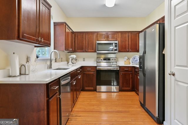 10 Chapel Lake N, Savannah, GA 31419