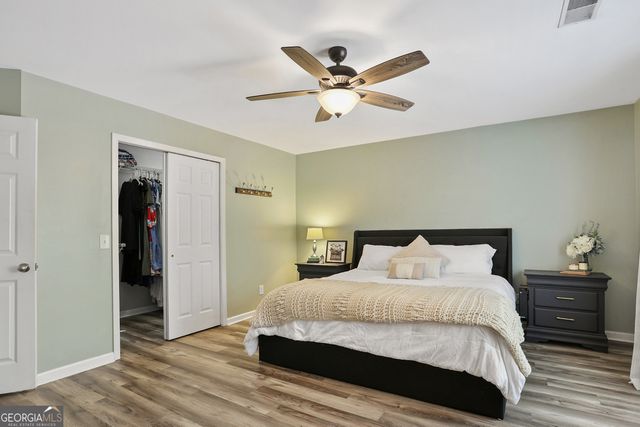 10 Chapel Lake N, Savannah, GA 31419