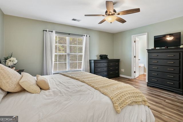 10 Chapel Lake N, Savannah, GA 31419