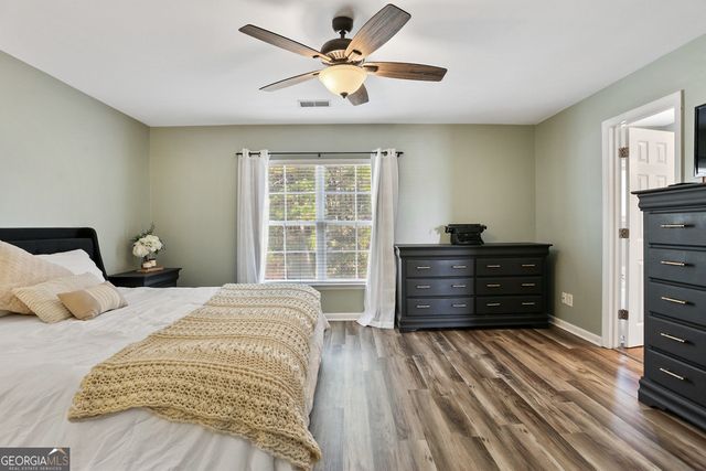 10 Chapel Lake N, Savannah, GA 31419