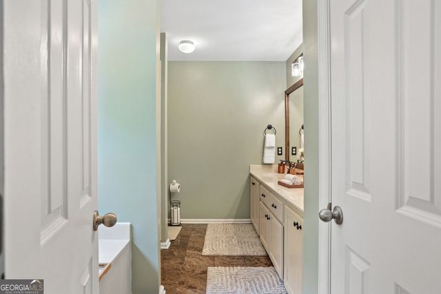 10 Chapel Lake N, Savannah, GA 31419