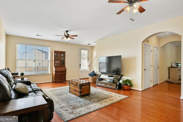 10 Chapel Lake N, Savannah, GA 31419