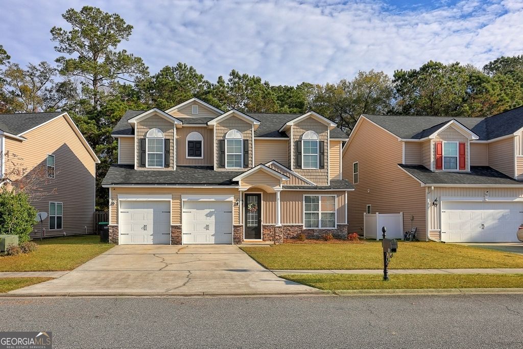 10 Chapel Lake N, Savannah, GA 31419