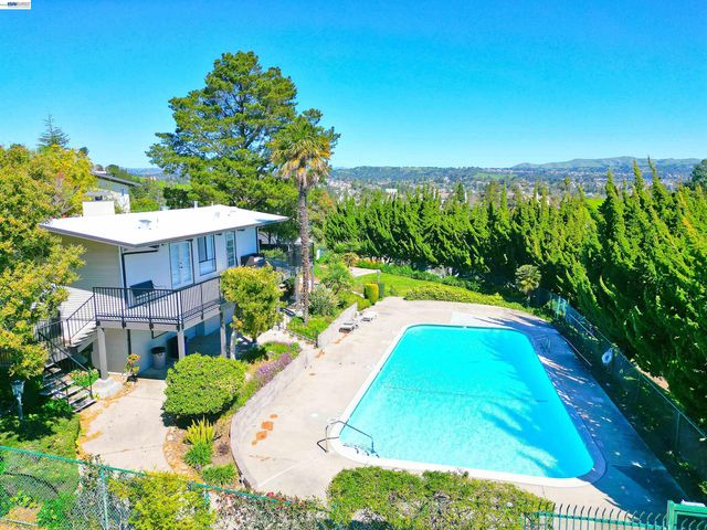 19100 Crest Ave 25, Castro Valley, CA 94546