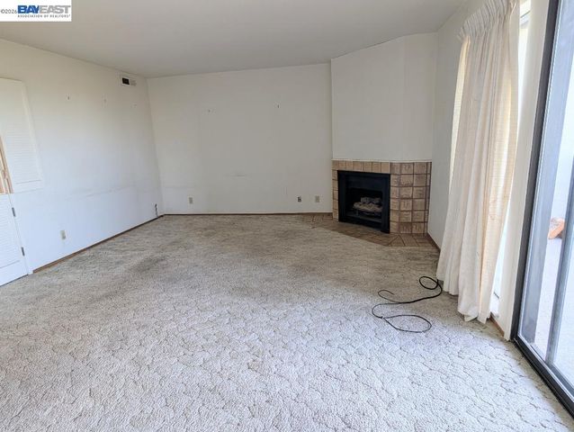 19100 Crest Ave 25, Castro Valley, CA 94546