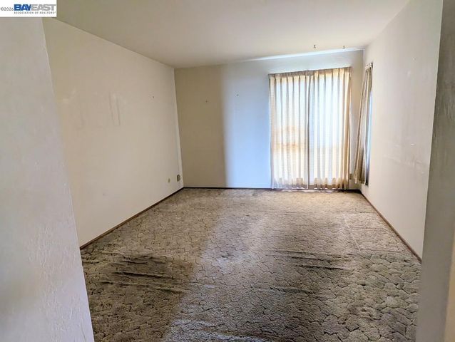 19100 Crest Ave 25, Castro Valley, CA 94546