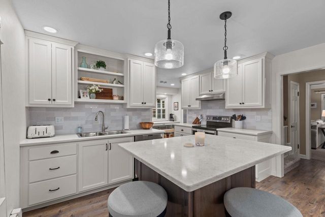 165 RIVER DRIVE, Appleton, WI 54915