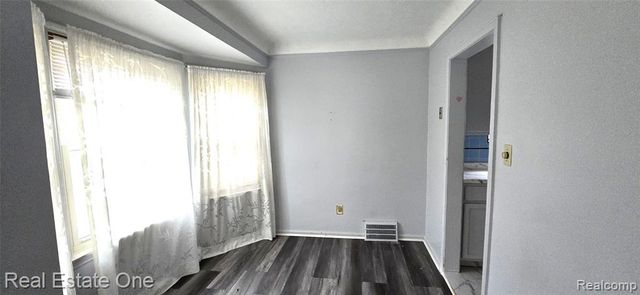 23111 Cleveland Street, Dearborn, MI 48124