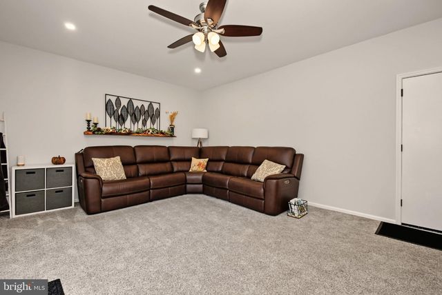 104 FLINTLOCK CIR, Lansdale, PA 19446