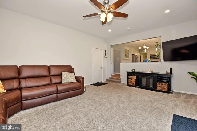 104 FLINTLOCK CIR, Lansdale, PA 19446