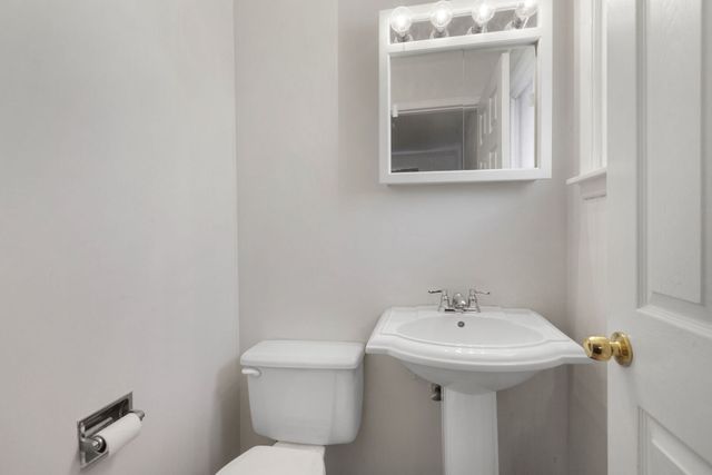 106 Cedar Court, Schaumburg, IL 60193