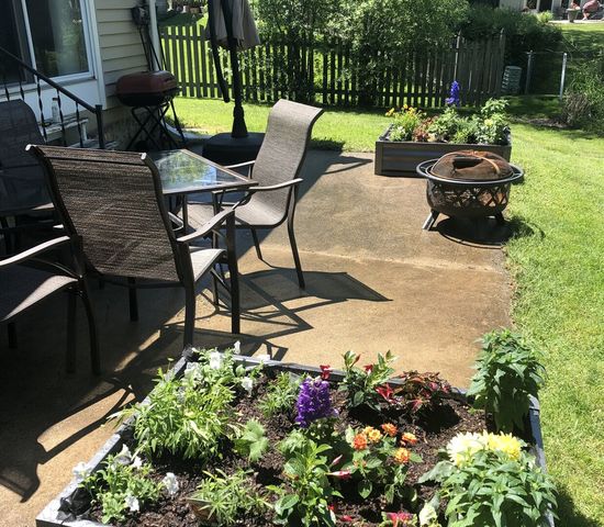 106 Cedar Court, Schaumburg, IL 60193