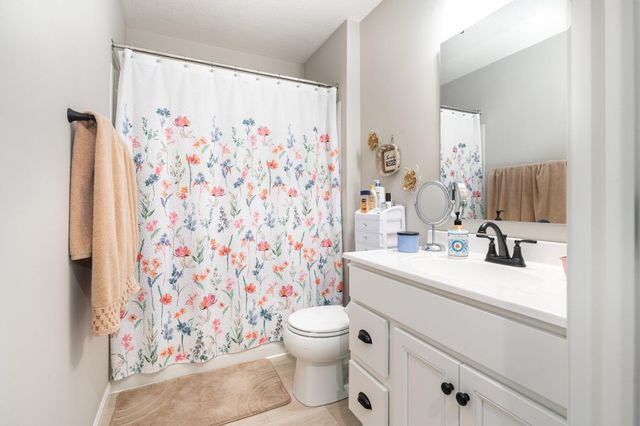 2500 Elyria Court, Crescent Springs, KY 41017