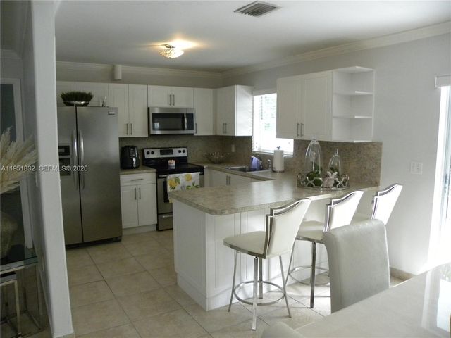 3466 SW 23rd St 3466, Miami, FL 33145