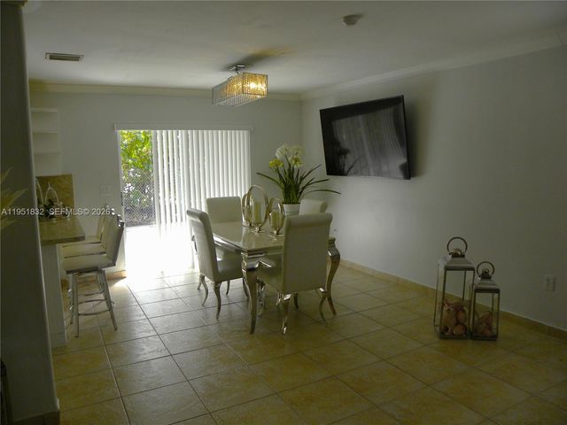 3466 SW 23rd St 3466, Miami, FL 33145
