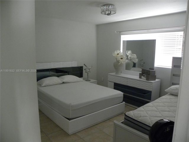 3466 SW 23rd St 3466, Miami, FL 33145