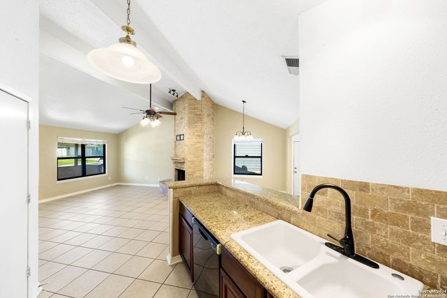 11327 FISH SPGS, San Antonio, TX 78245