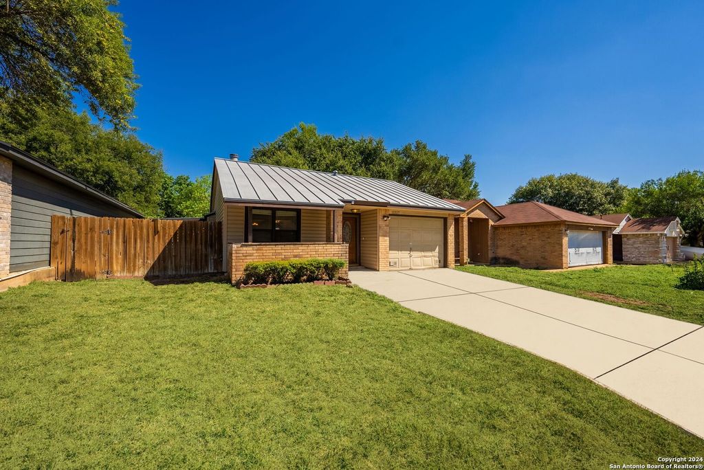 11327 FISH SPGS, San Antonio, TX 78245