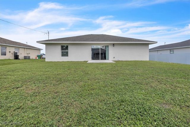 412 NE 25th ST, Cape Coral, FL 33909