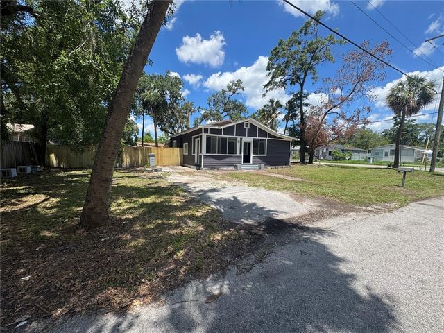 8018 MULBERRY STREET, Tampa, FL 33604