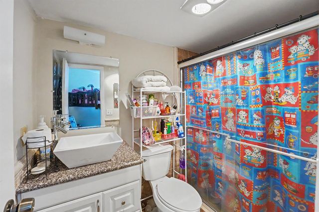 6061 N Falls Cir 110, Lauderhill, FL 33319