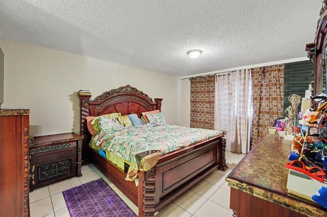 6061 N Falls Cir 110, Lauderhill, FL 33319