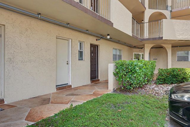6061 N Falls Cir 110, Lauderhill, FL 33319