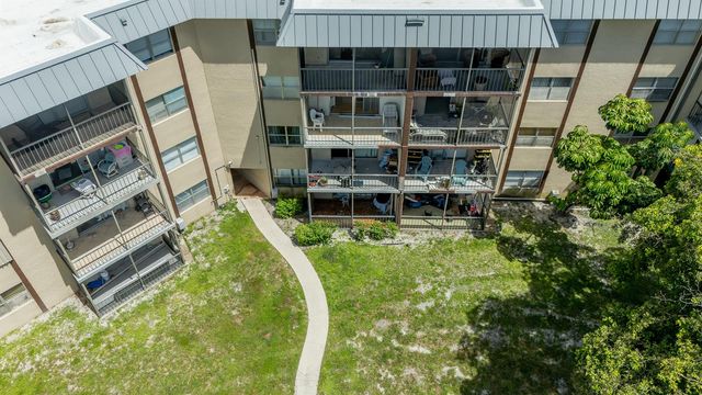 6061 N Falls Cir 110, Lauderhill, FL 33319