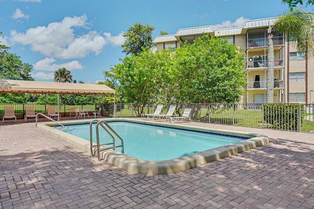 6061 N Falls Cir 110, Lauderhill, FL 33319