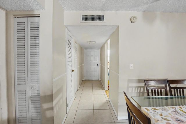 6061 N Falls Cir 110, Lauderhill, FL 33319