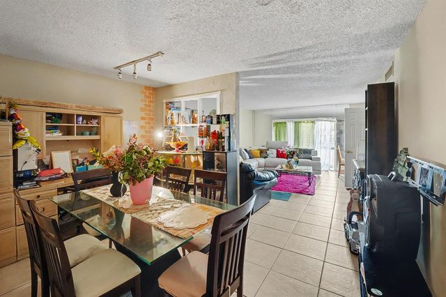 6061 N Falls Cir 110, Lauderhill, FL 33319