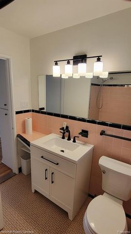 9030 Hemingway, Redford, MI 48239
